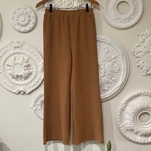Brown waffle-weave pant